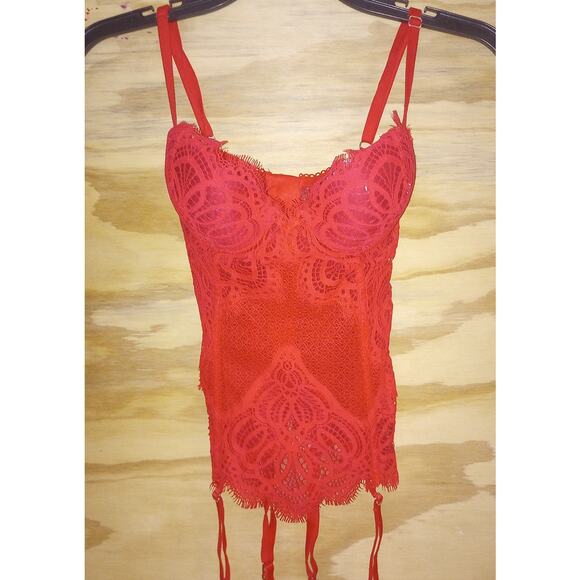 Women's Victoria's Secret Red Lace Lingerie 34C Garter Straps - Picture 1 of 3